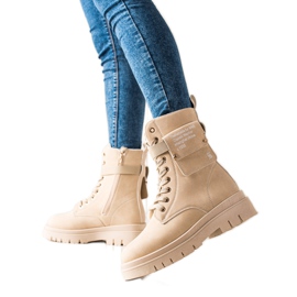 TRENDI Beige Trappers Med En Lomme