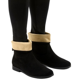 Islevine sorte ruskindslignende slip-on støvler