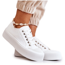 FB2 Lave sneakers på den hvide Mischa-platform