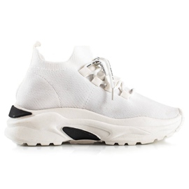 TRENDI Bundet sneakers på platformen hvid