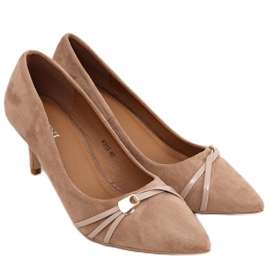 Pumper på en pin April Beige