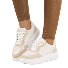 Beige sneakers på Gasperi platformen