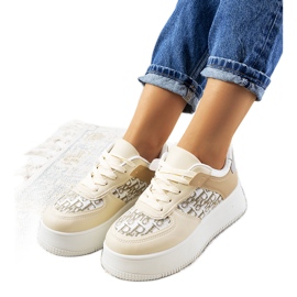 Beige sneakers på Worden platformen