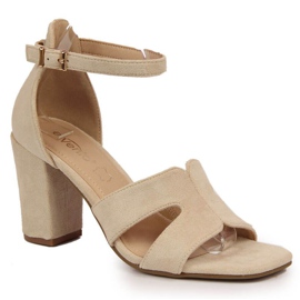 Sandaler på stolpen af ​​eVento W EVE344A beige