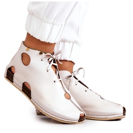 Maciejka 03426-25 Lyse læderstøvler Lys beige