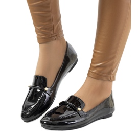 Black Poppy Patent Loafer sort