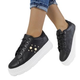 Sorte sneakers på Ileana platformen