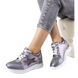 Grå metallic sneakers fra Torres