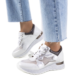 Hvide metallic sneakers fra Torres