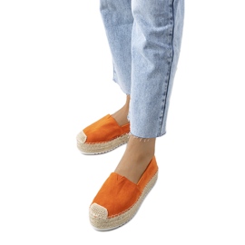Orange espadriller på Dione platformen