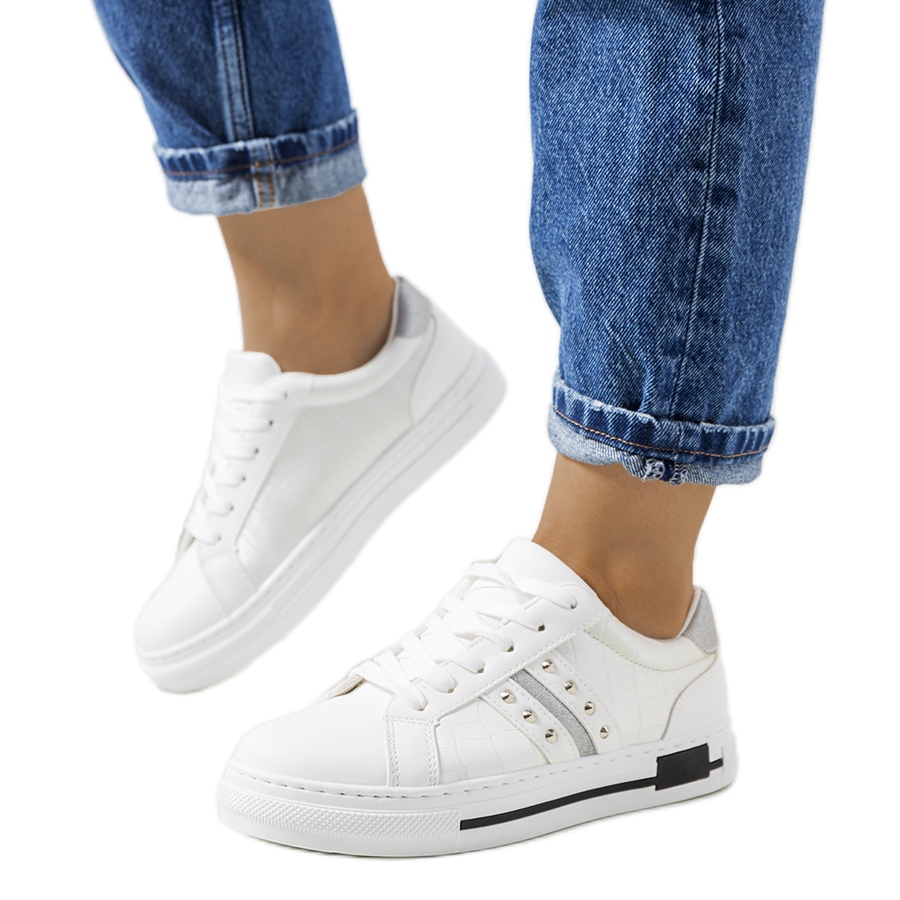 Bandit procent psykologisk Hvide sneakers med Luus nitter - KeeShoes