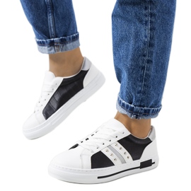 Sorte sneakers med Luus nitter hvid sølv