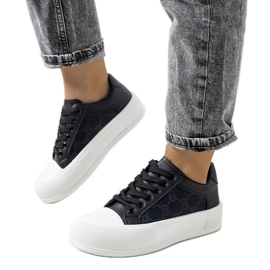 Sorte sneakers på Birkett platformen