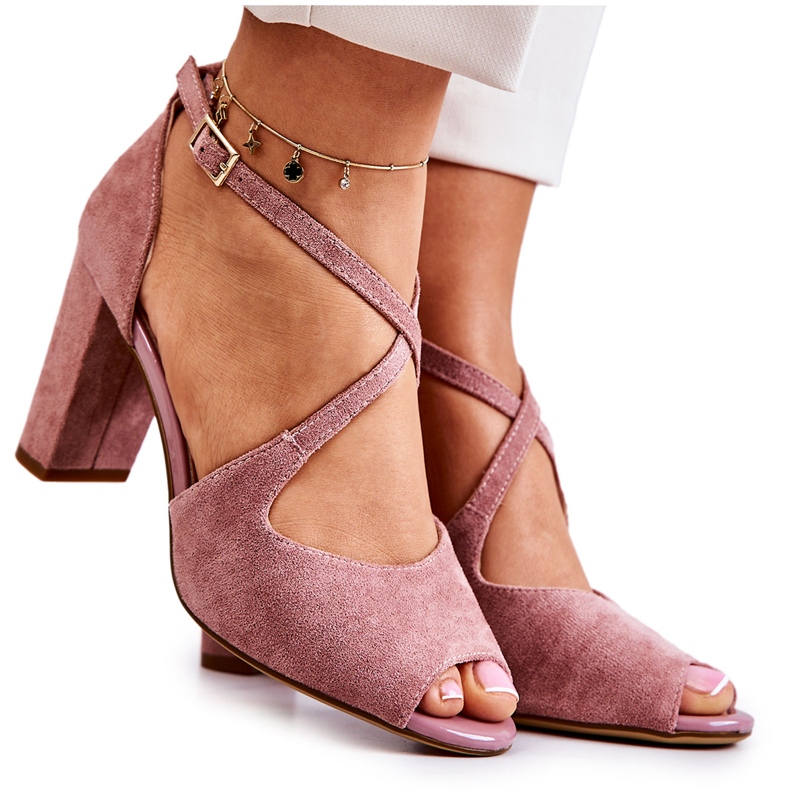 Sergio Leone Rosa Lorita-sandaler i ruskind på en bar lyserød