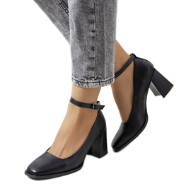 Sorte pumps med Prinse strop