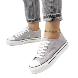 Grå sneakers på Wessel platformen
