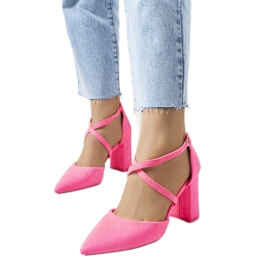 Pink neon pumps på Hassing-posten lyserød