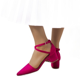 Pink pumps på Hyde-posten lyserød