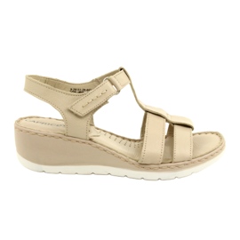 Komfortable lædersandaler Caprice 28152-28 443 Beige