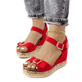 Røde espadriller på Lilley-kilen