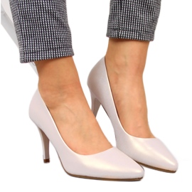 Pumper på en beige perle Sergio Leone stiletto