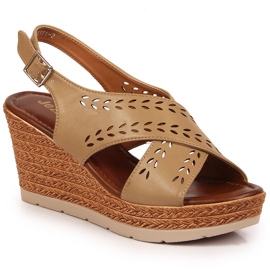 Kvinders beige sandaler på en kile Jezzi
