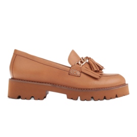 Marco Shoes Loafers med en guldkæde på en let sål beige