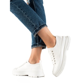 TRENDI Moderigtige hvide sneakers