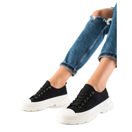 TRENDI Sorte sneakers på platformen