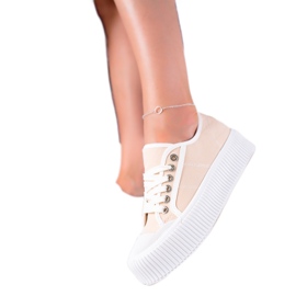 SHELOVET Sneakers på en bred platform beige