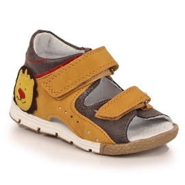 Drengesandaler med velcro kamel Kornecki 6867 brun