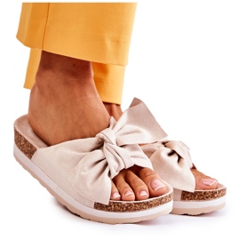 PG1 Hjemmesko på den beige så behagelige platform