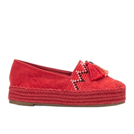 Røde espadriller på Pisquid-platformen