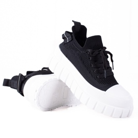 SHELOVET Sneakers på en tyk platform sort