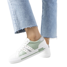 Grønne sneakers med Luus nitter hvid