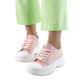 Pink sneakers på en tyk Melik-sål lyserød