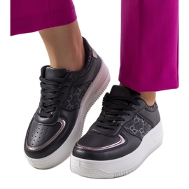 Sorte damesneakers fra Luzia