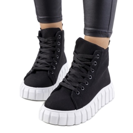 BM Sorte sneakers på Horizo-platformen