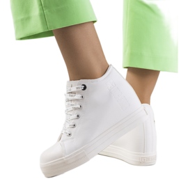 Hvide sneakers på Big Star EE274128 wedge