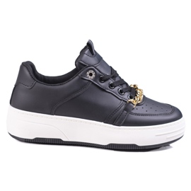 Sorte sneakers til kvinder på en platform med en Shelovet-kæde