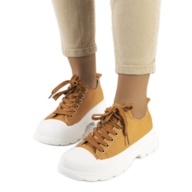 Brune sneakers med en tyk Ardglass sål