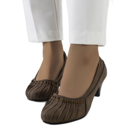 Brune rynkede pumps fra Santro