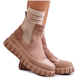 FB2 Moderigtige slip-on-støvler på den mørkebeige Jenna-platform