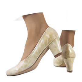 Beige klassiske Bond pumps