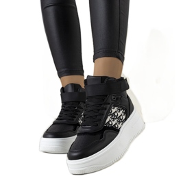 Sorte sneakers fra Adolis