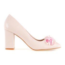 Damebeige pumps med Shelovet dekorationer