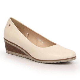 Kvinders beige wedge pumps Vinceza 10896