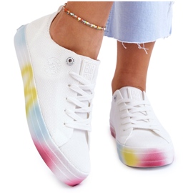 Sneakers til kvinder med en farverig platform Big Star LL274237 Hvid