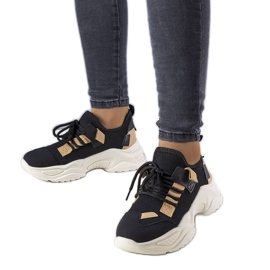 Sorte sportssneakers fra Sheryl