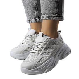 Grå sneakers dekoreret med Kara print